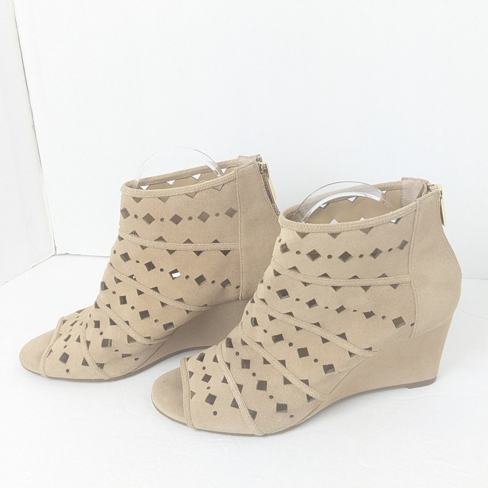 Michael Kors Uma Wedge - Picture 16 of 16